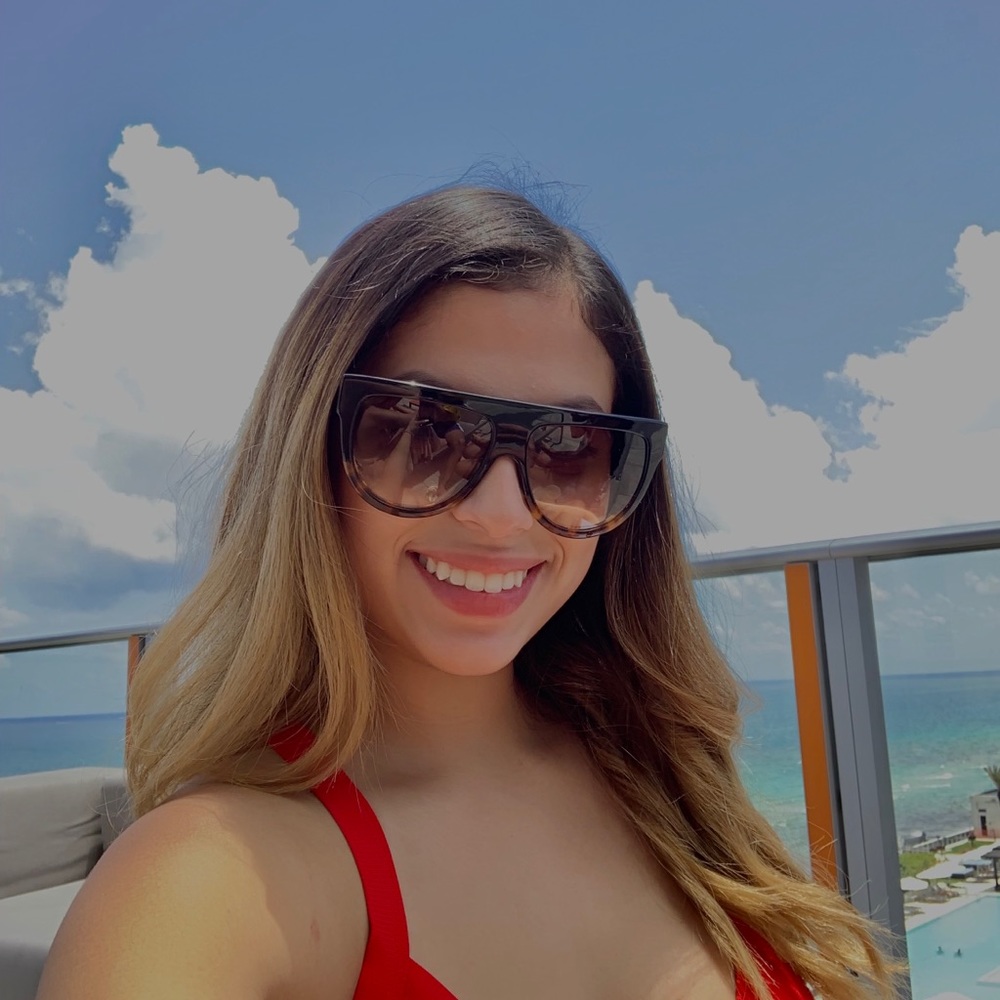 Meet your Posher, Jennifer